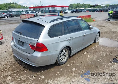 2006 BMW 325Xit z USA, uszkodzony, nr VIN WBAVT135X6KW22139